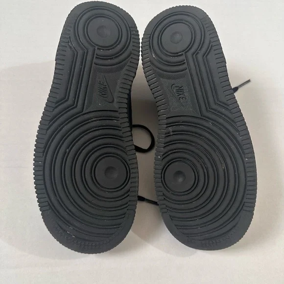 Nike Air Force 1 black low top sneakers boys size 13 - Picture 6 of 7